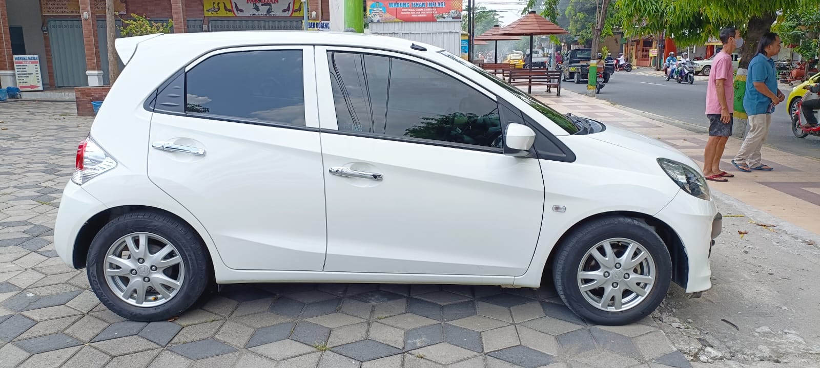 2015 Honda Brio  1.2 E MT 2015 Honda Brio  1.2 E MT