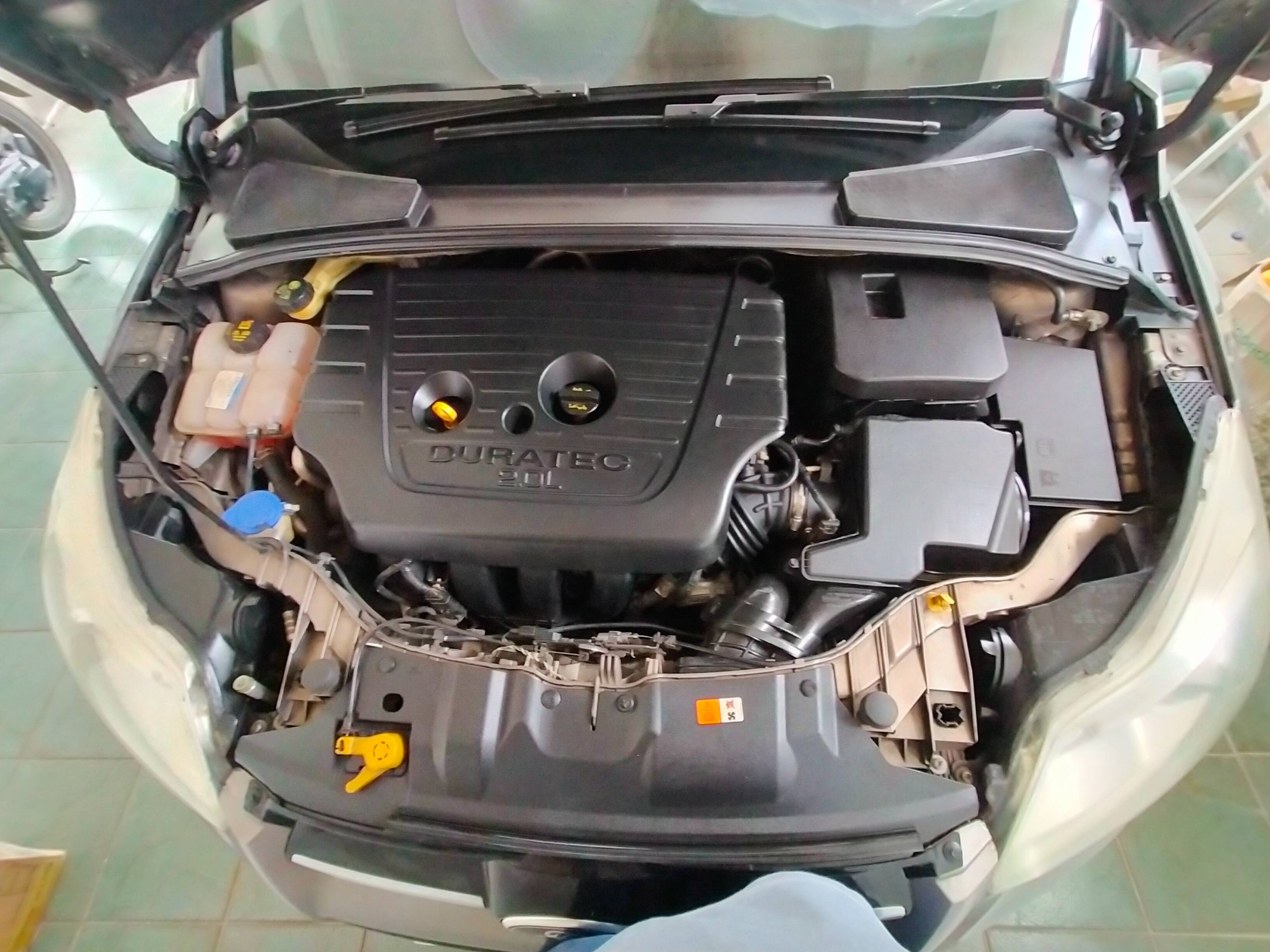 2012 Ford Focus Sedan Titanium 2.0L AT 2012 Ford Focus Sedan Titanium 2.0L AT