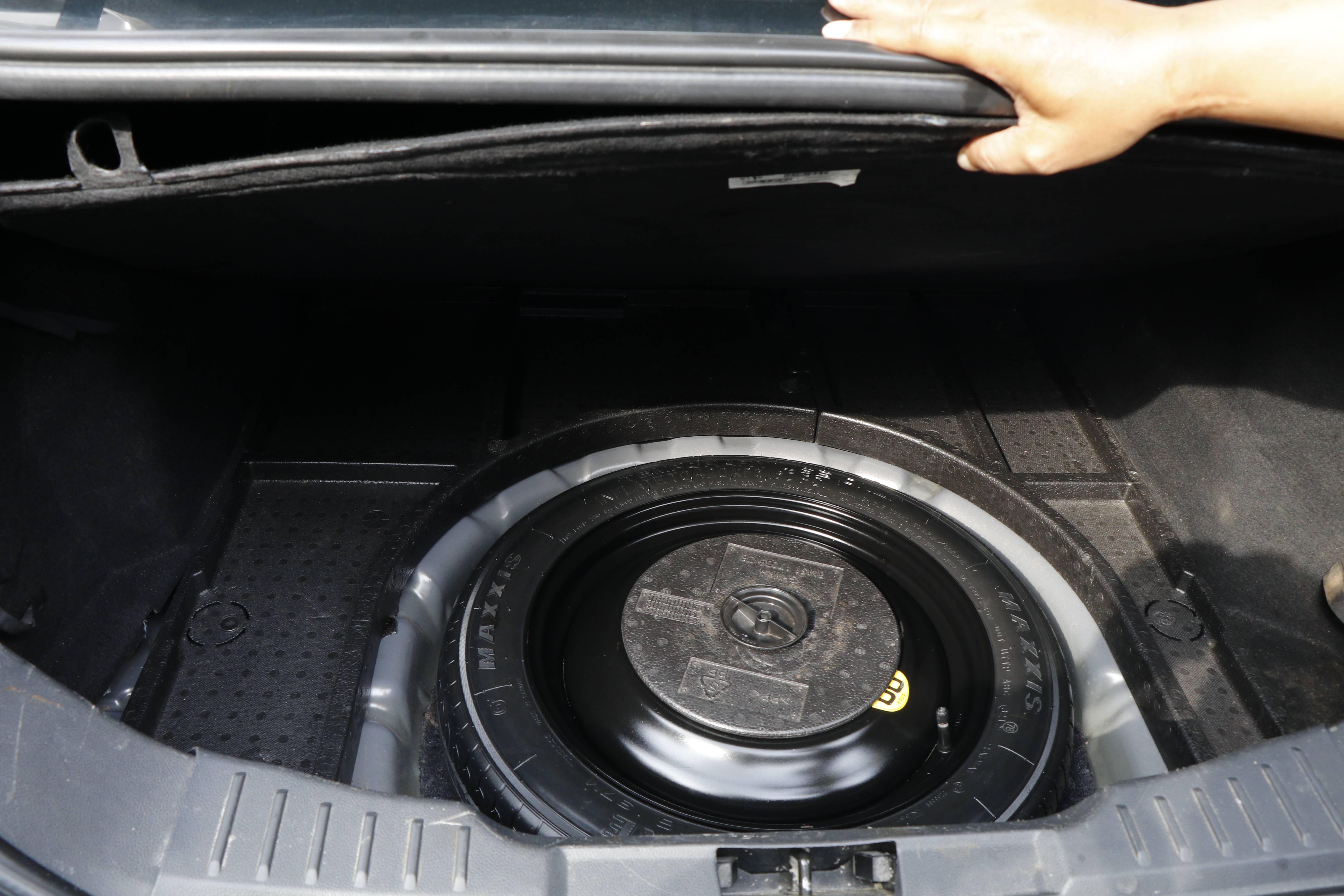 2012 Ford Focus Sedan Titanium 2.0L AT 2012 Ford Focus Sedan Titanium 2.0L AT