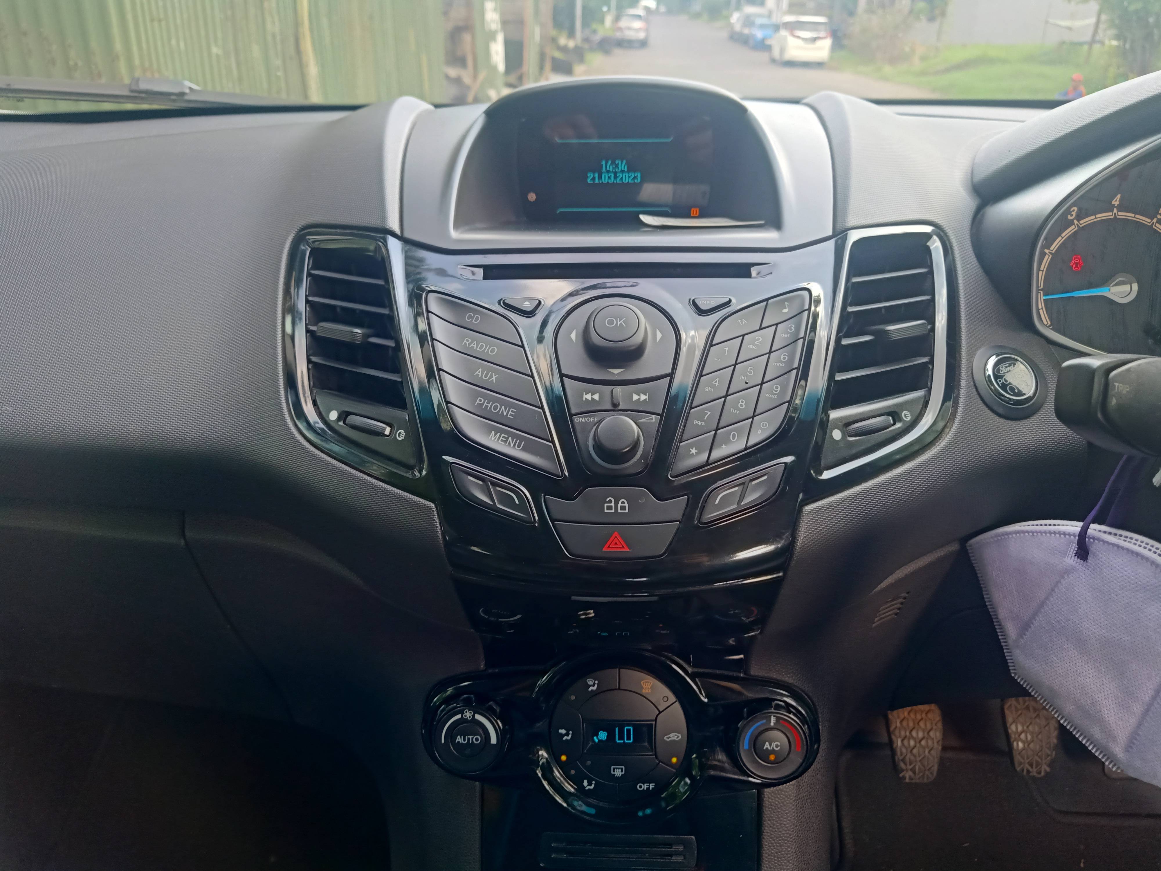 2013 Ford Fiesta Sport 1.5L MT 2013 Ford Fiesta Sport 1.5L MT