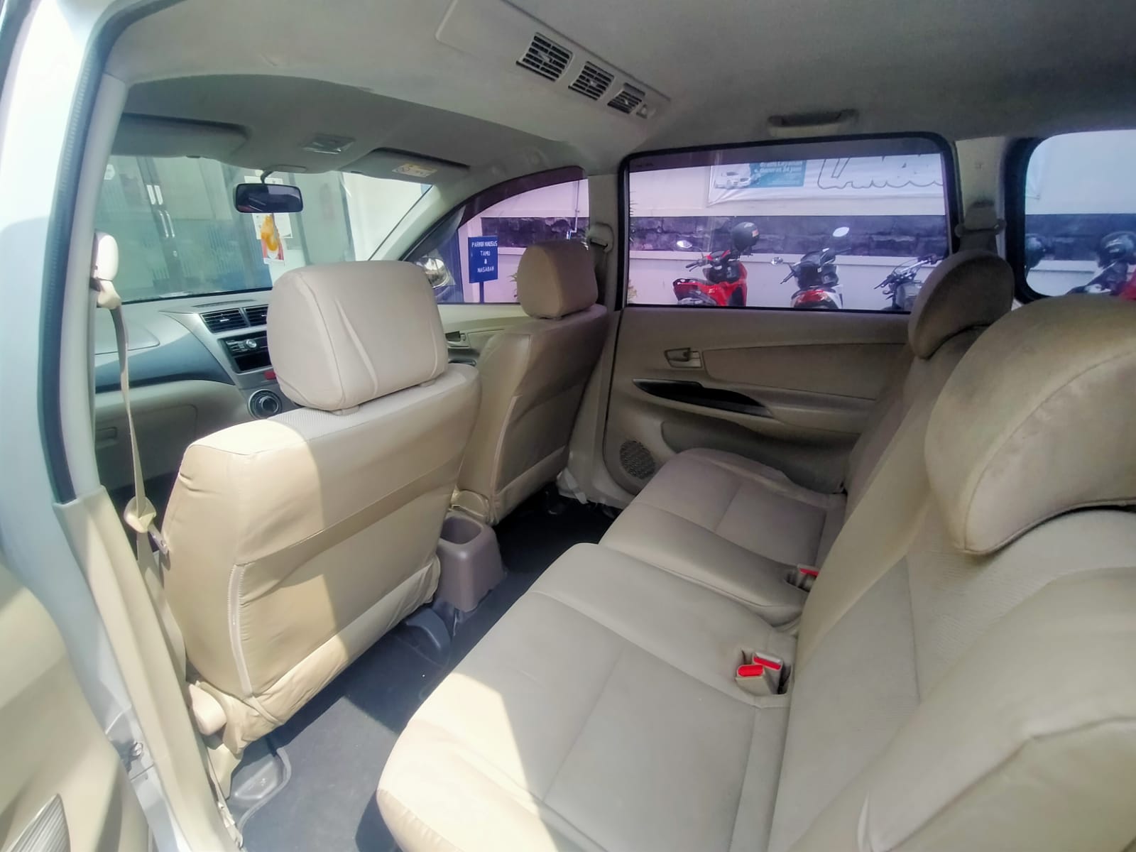 2014 Daihatsu Xenia 2014 Daihatsu Xenia