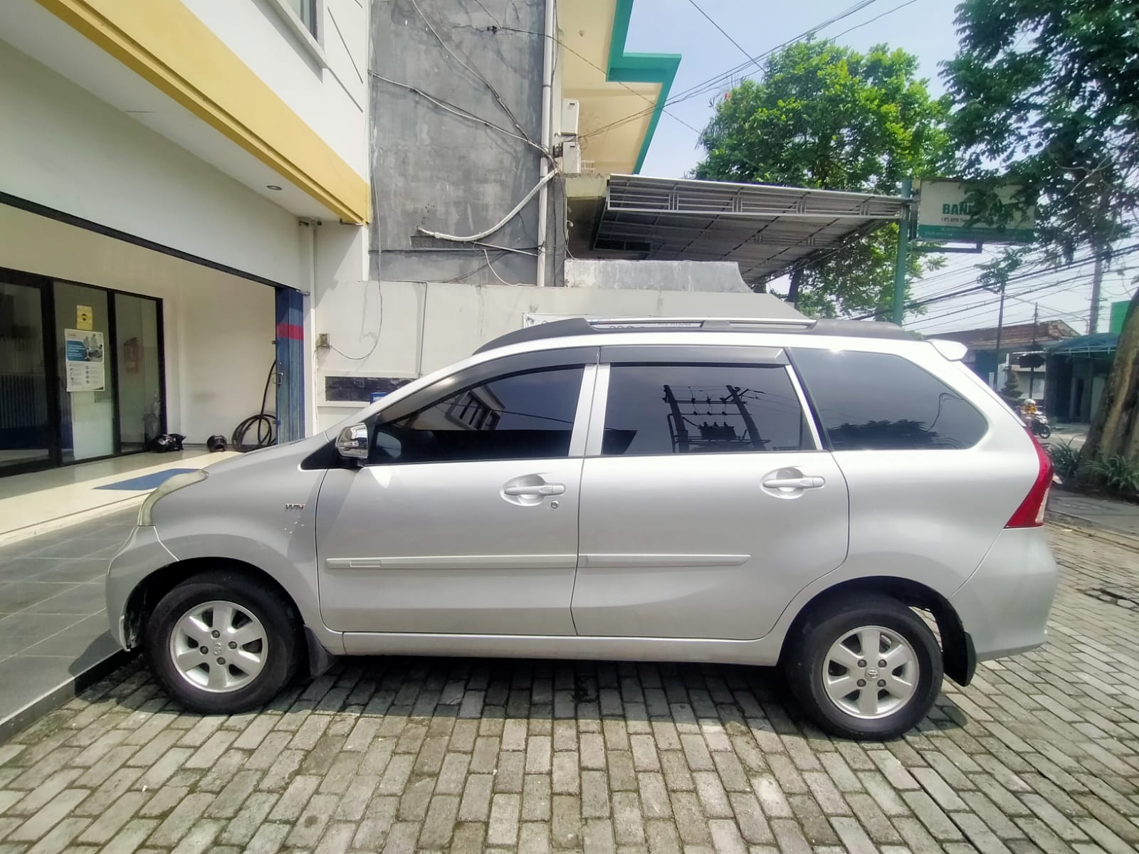 2014 Daihatsu Xenia 2014 Daihatsu Xenia