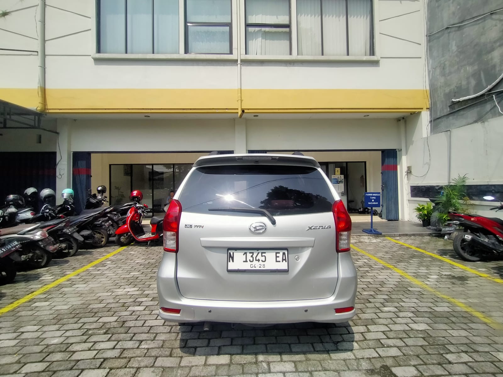 2014 Daihatsu Xenia 2014 Daihatsu Xenia