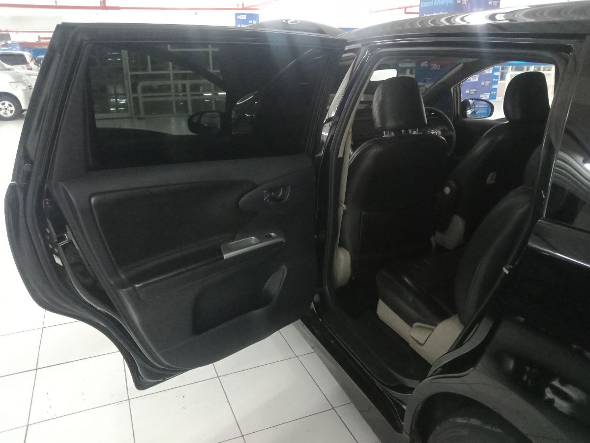 2010 Toyota Wish 1.8 A/T FULL SPEC 2010 Toyota Wish 1.8 A/T FULL SPEC