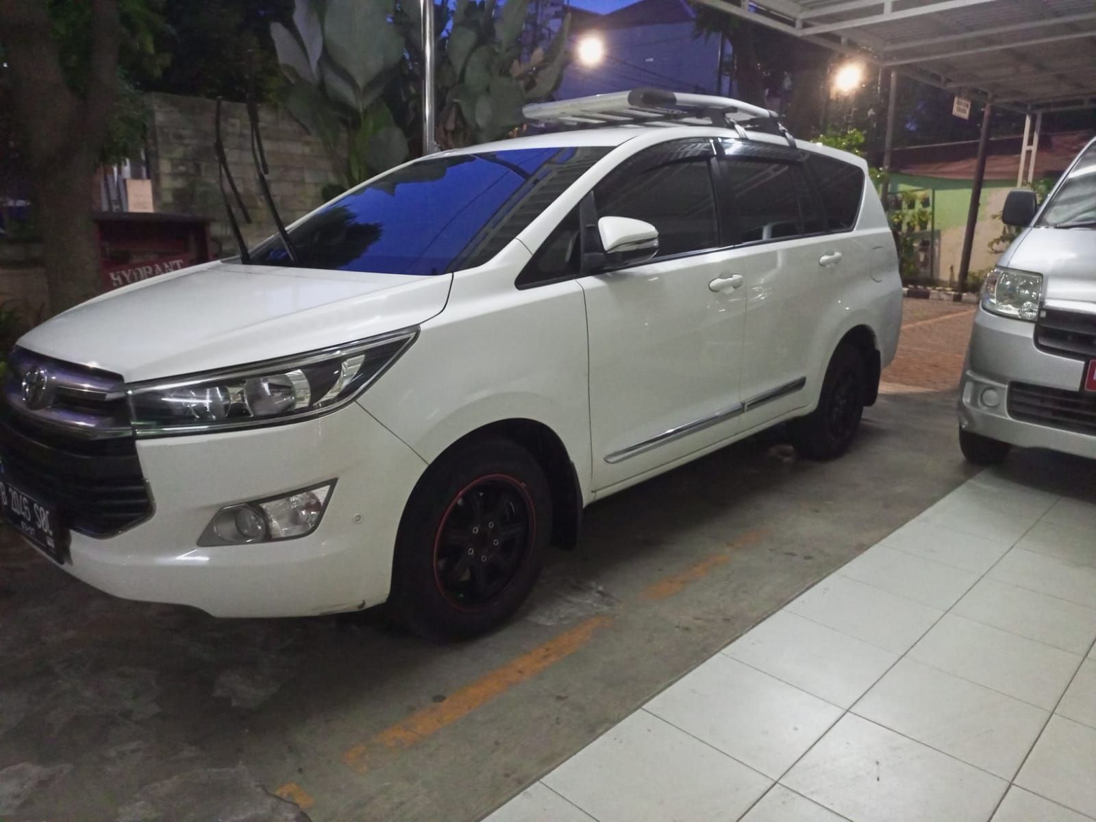 2017 Toyota Kijang Innova REBORN 2.4 V AT DIESEL Bekas 2017 Toyota Kijang Innova REBORN 2.4 V AT DIESEL Bekas