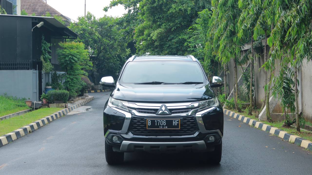 Old 2016 Mitsubishi Pajero Sport  Dakar 4x2 AT Dakar 4x2 AT