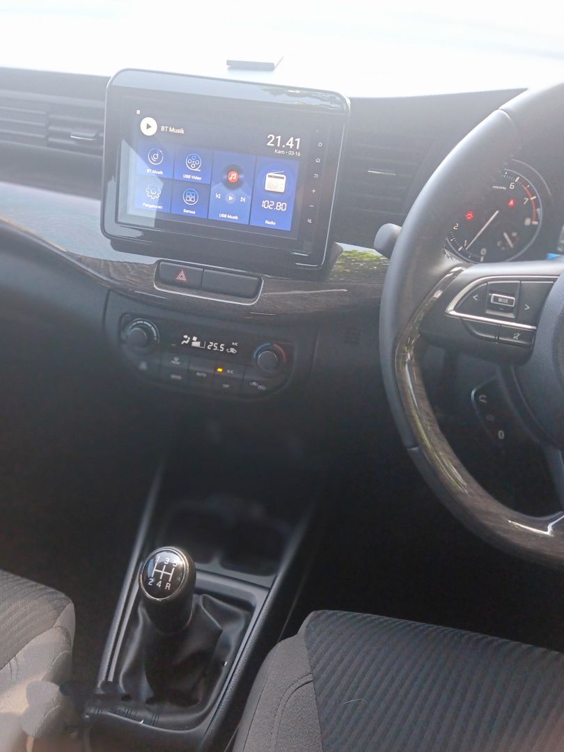 2022 Suzuki Ertiga Smart Hybrid GX MT 2022 Suzuki Ertiga Smart Hybrid GX MT