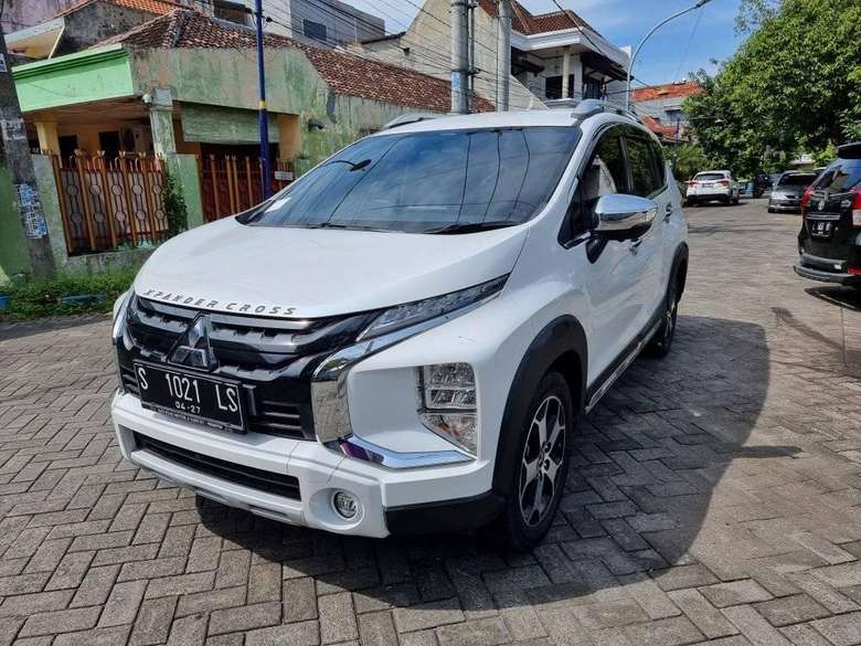 Old 2021 Mitsubishi Xpander Cross  PREMIUM PACKAGE 1.5 SV Bensin AT PREMIUM PACKAGE 1.5 SV Bensin AT