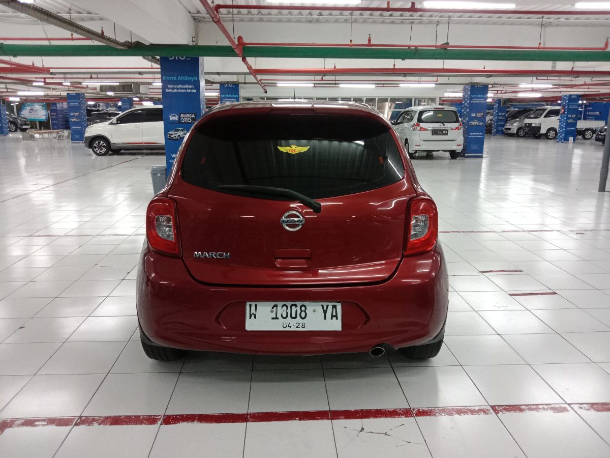 Dijual 2017 Nissan March  1.2 AT 1.2 AT Bekas