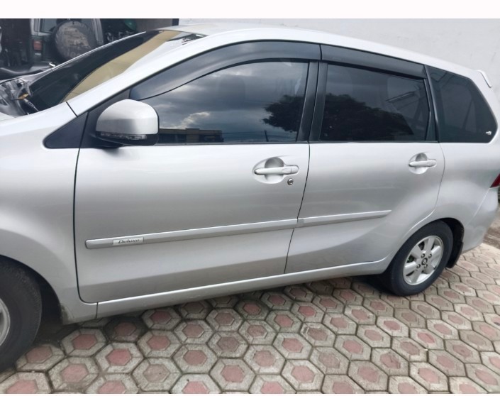 2014 Daihatsu Xenia 1.3 R MT 2014 Daihatsu Xenia 1.3 R MT