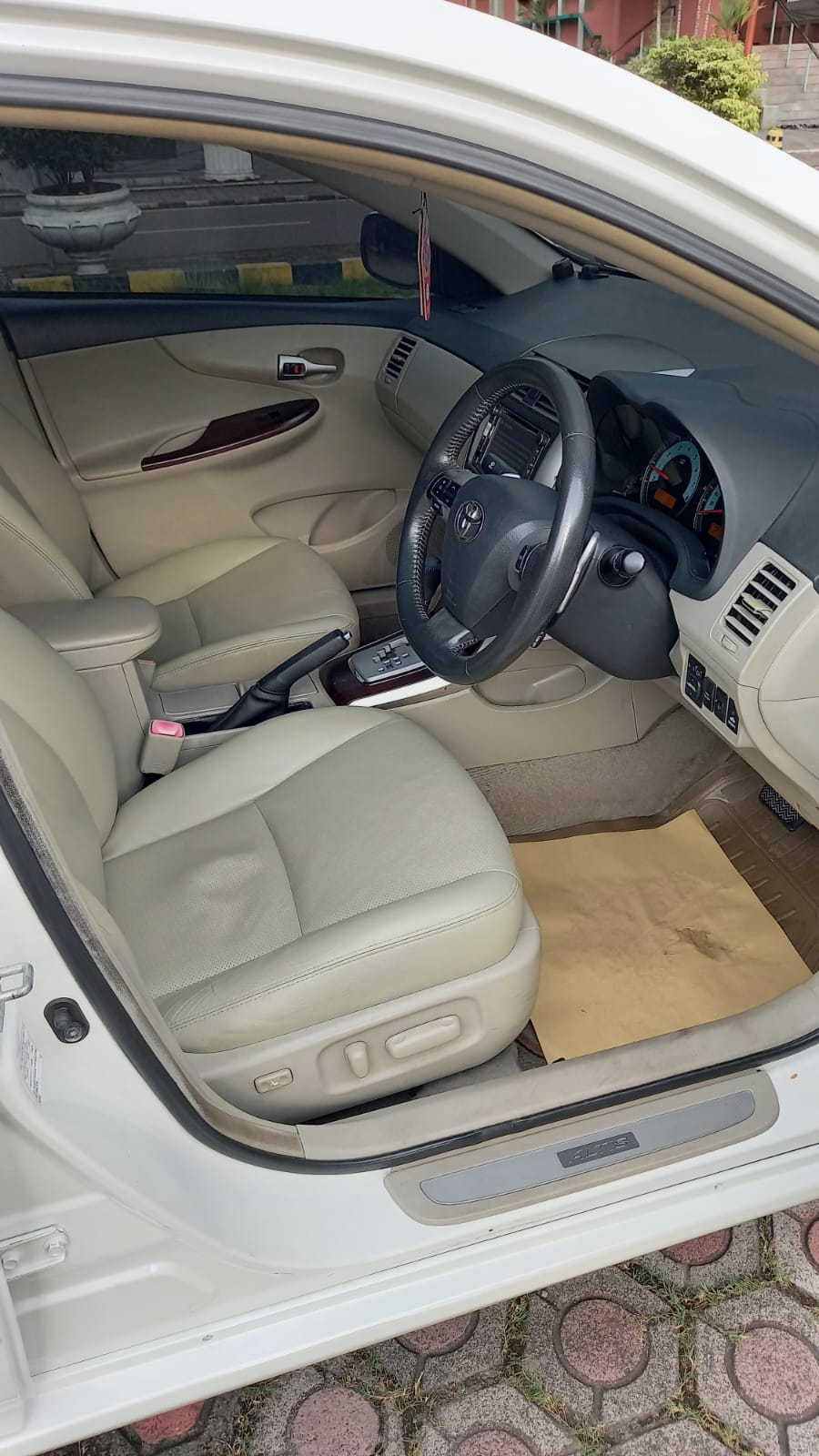 2013 Toyota Corolla Altis 2013 Toyota Corolla Altis