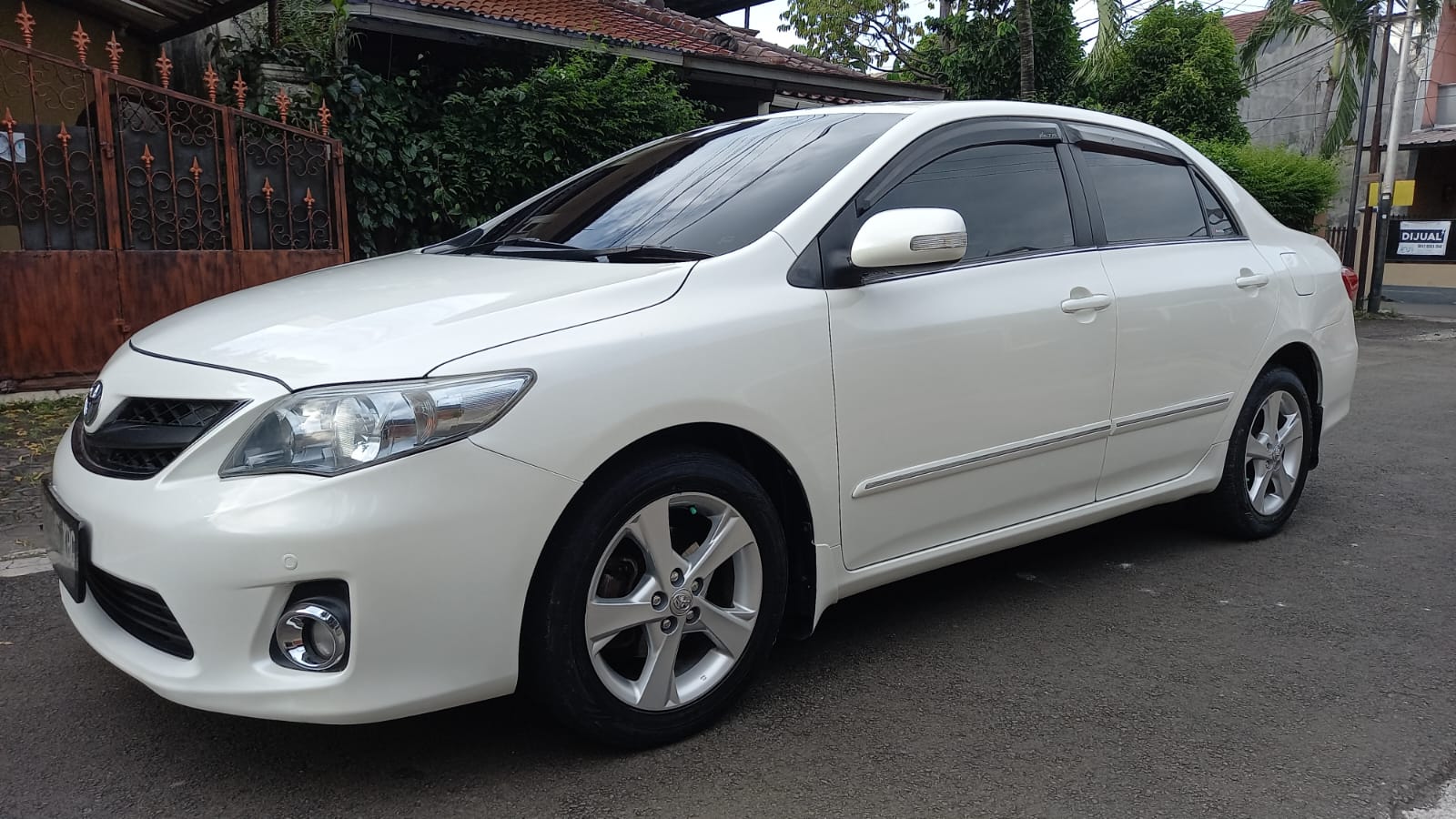 2013 Toyota Corolla Altis 2013 Toyota Corolla Altis