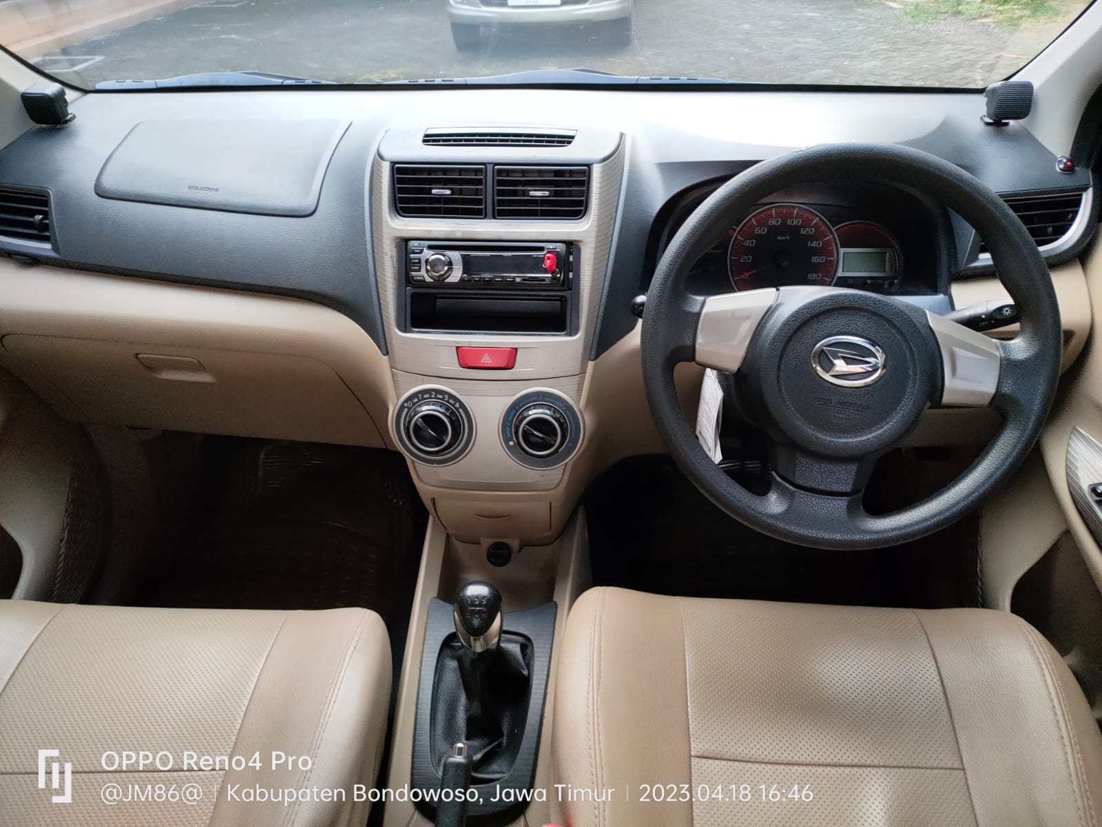 2015 Daihatsu Xenia  1.3 X MT 2015 Daihatsu Xenia  1.3 X MT