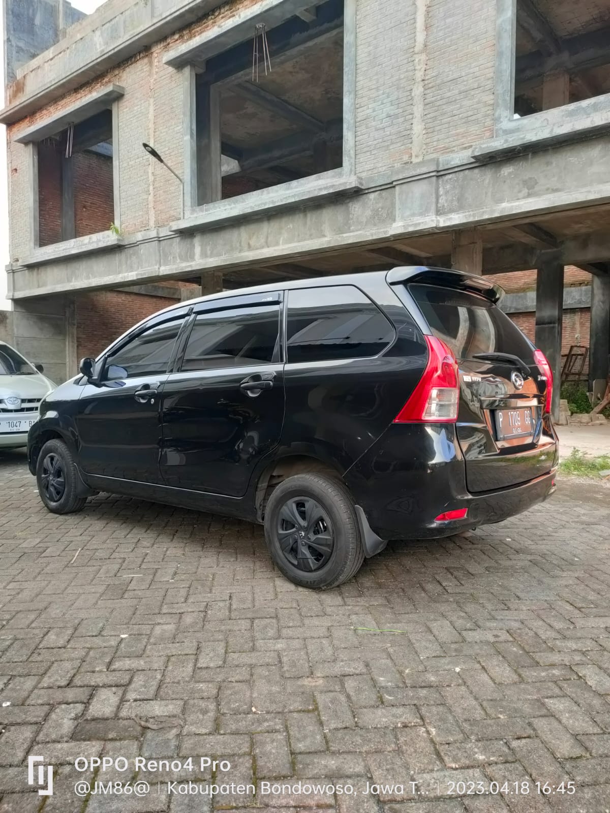 2015 Daihatsu Xenia  1.3 X MT 2015 Daihatsu Xenia  1.3 X MT