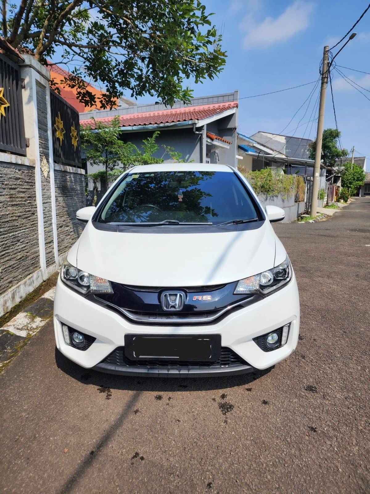 Second Hand 2015 Honda Jazz  1.5 S AT Second Hand 2015 Honda Jazz  1.5 S AT