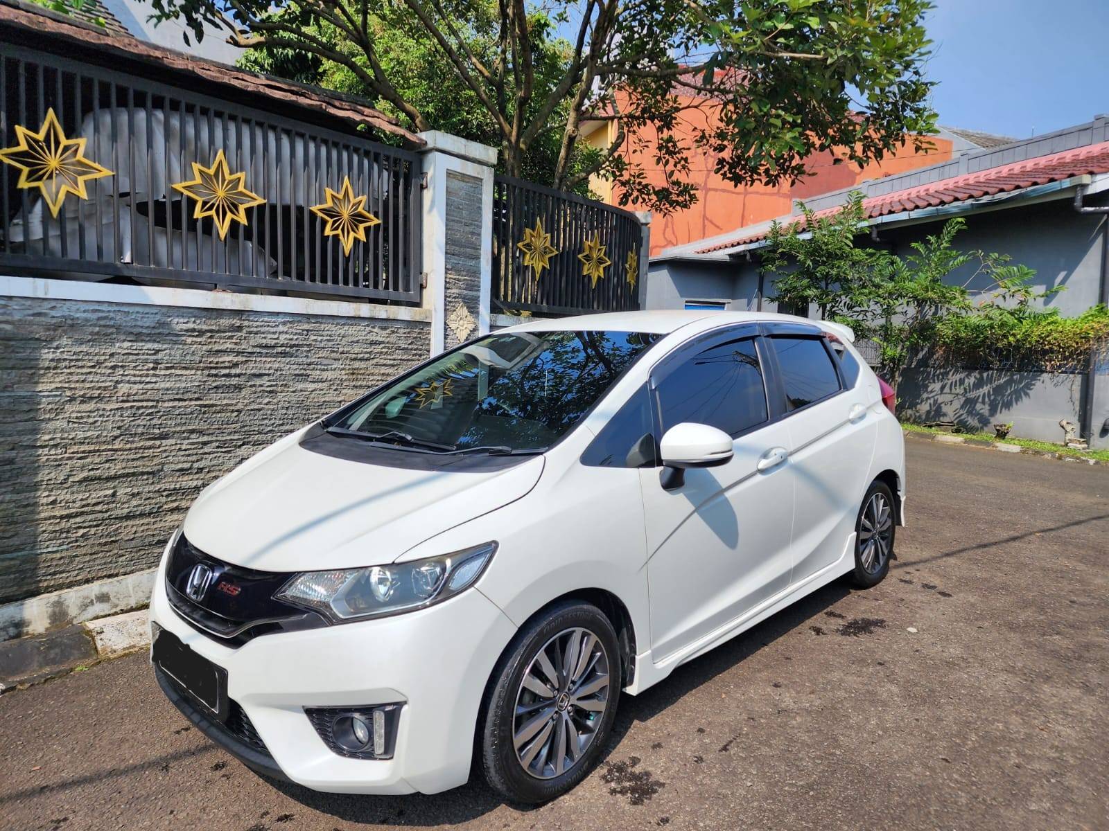 2015 Honda Jazz  1.5 S AT 2015 Honda Jazz  1.5 S AT