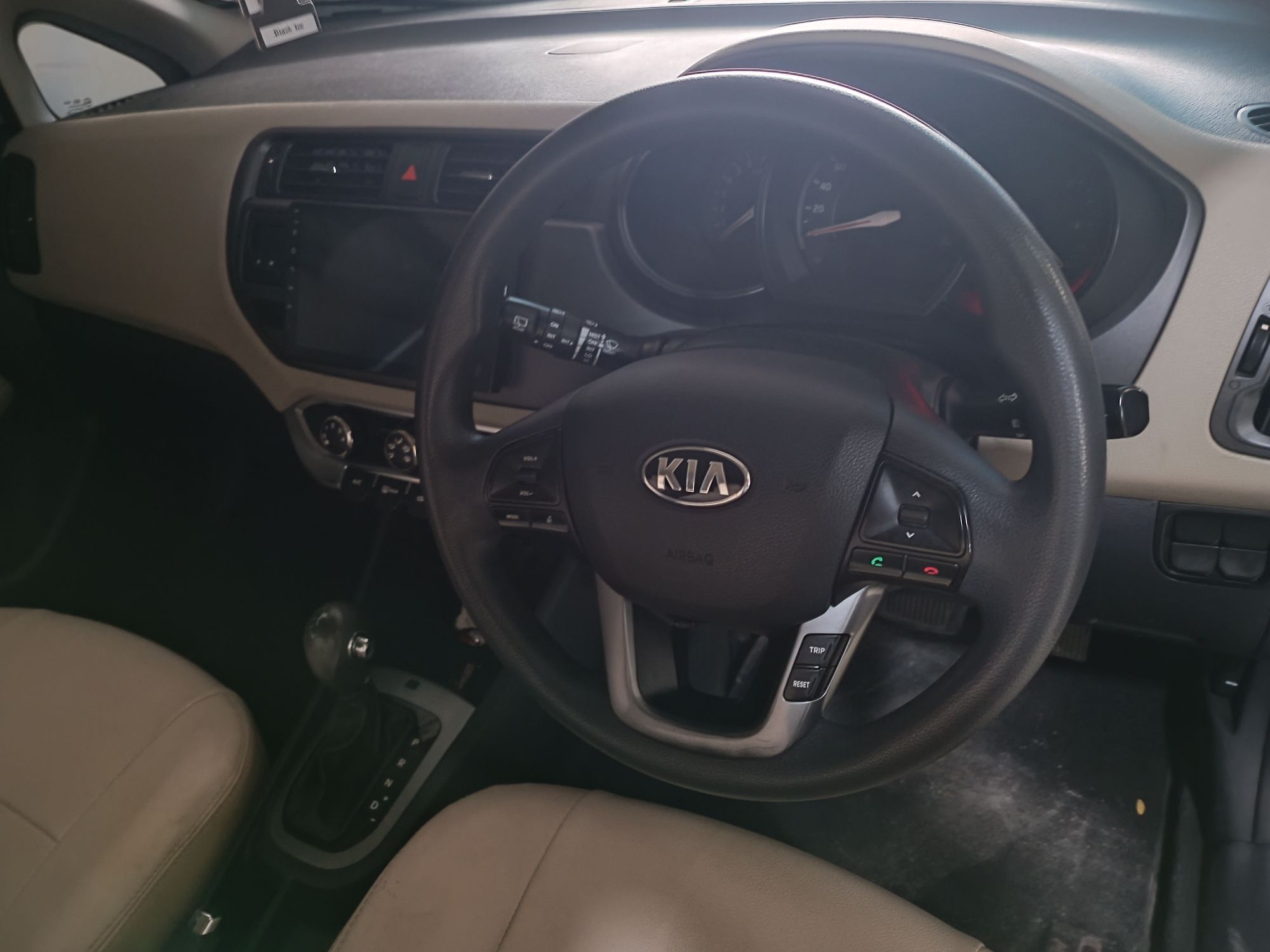 2013 Kia Rio  1.4L AT 2013 Kia Rio  1.4L AT