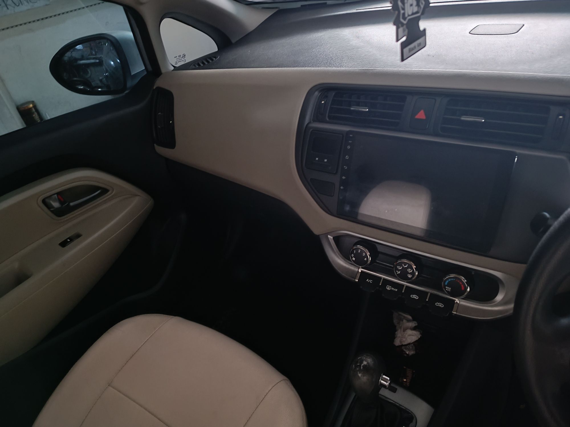 2013 Kia Rio  1.4L AT 2013 Kia Rio  1.4L AT