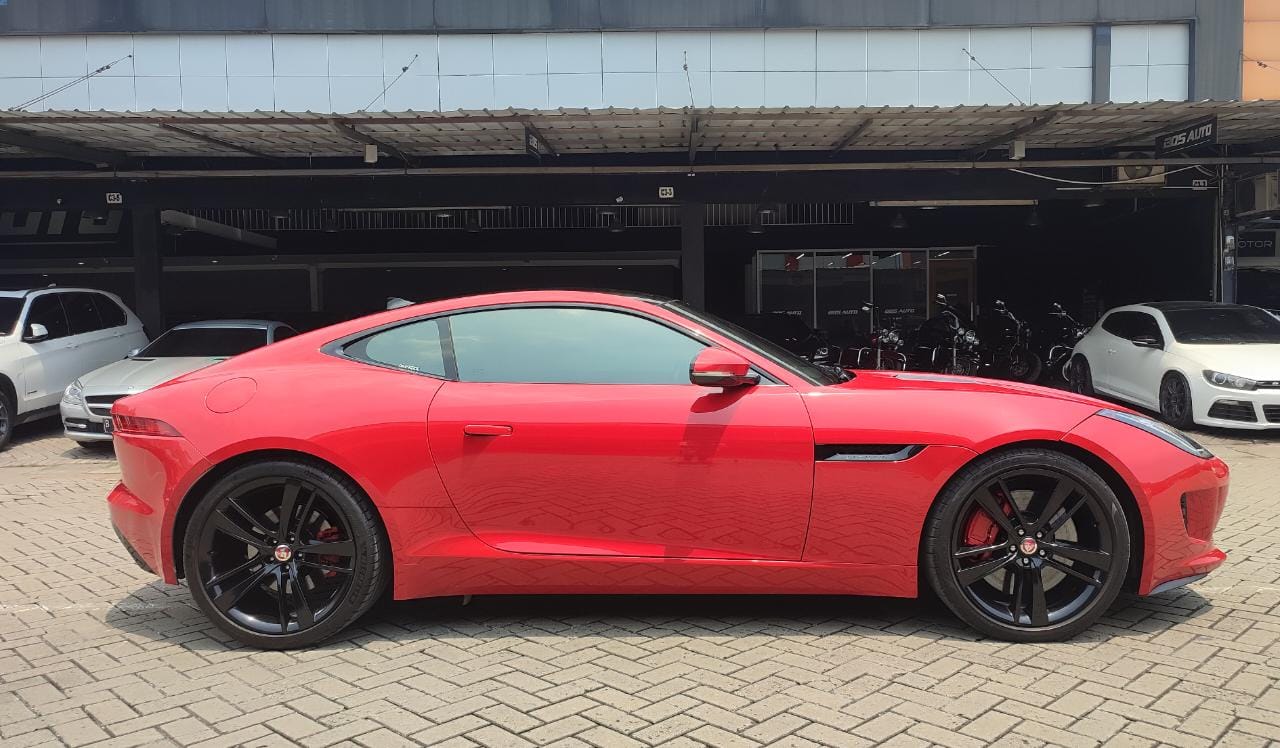 2015 Jaguar F-Type Coupe Coupe 3.0 L AT 2015 Jaguar F-Type Coupe Coupe 3.0 L AT