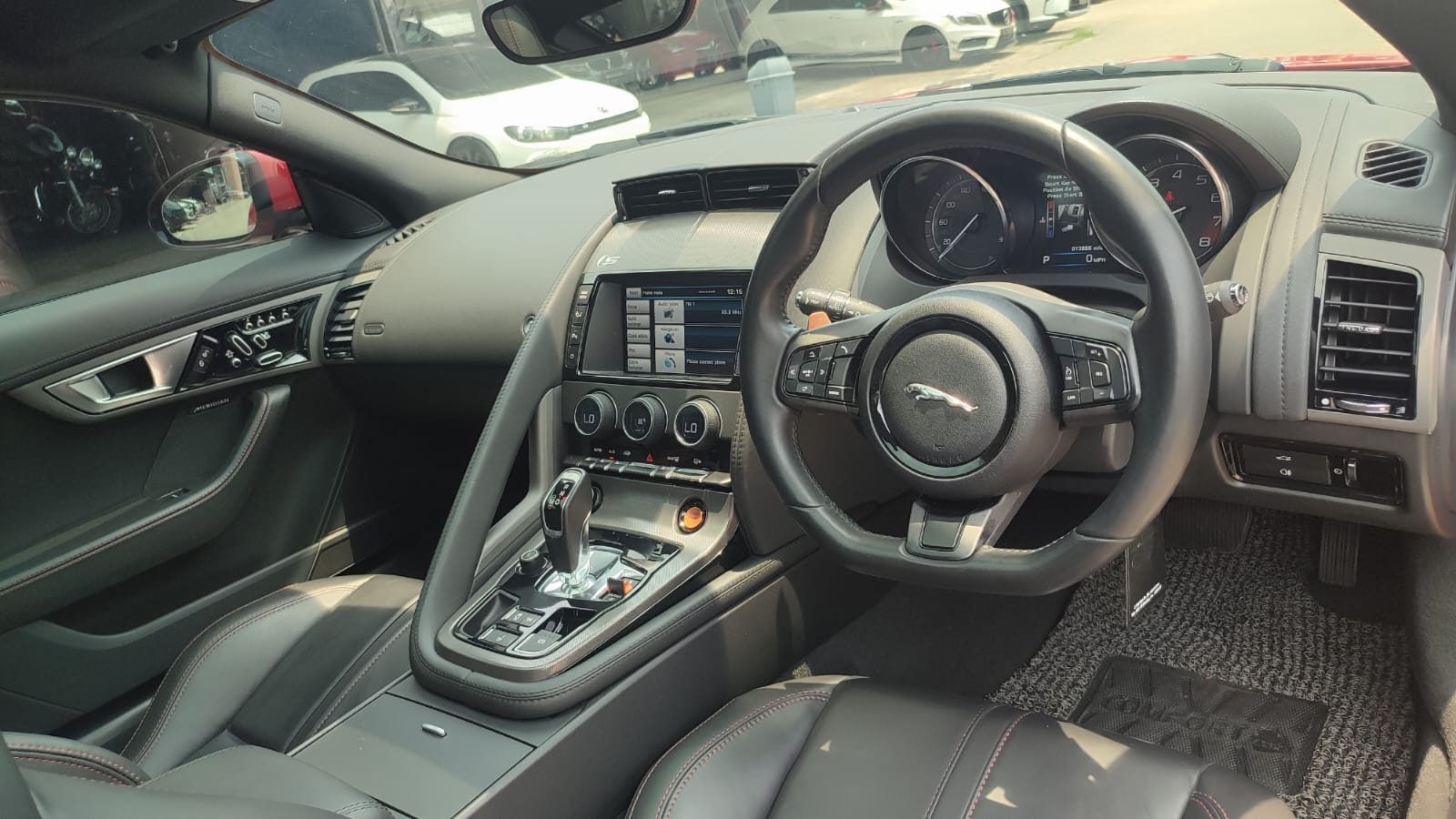 2015 Jaguar F-Type Coupe Coupe 3.0 L AT 2015 Jaguar F-Type Coupe Coupe 3.0 L AT