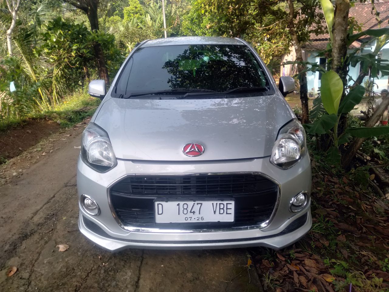 2016 Daihatsu Ayla  Bekas 2016 Daihatsu Ayla  Bekas