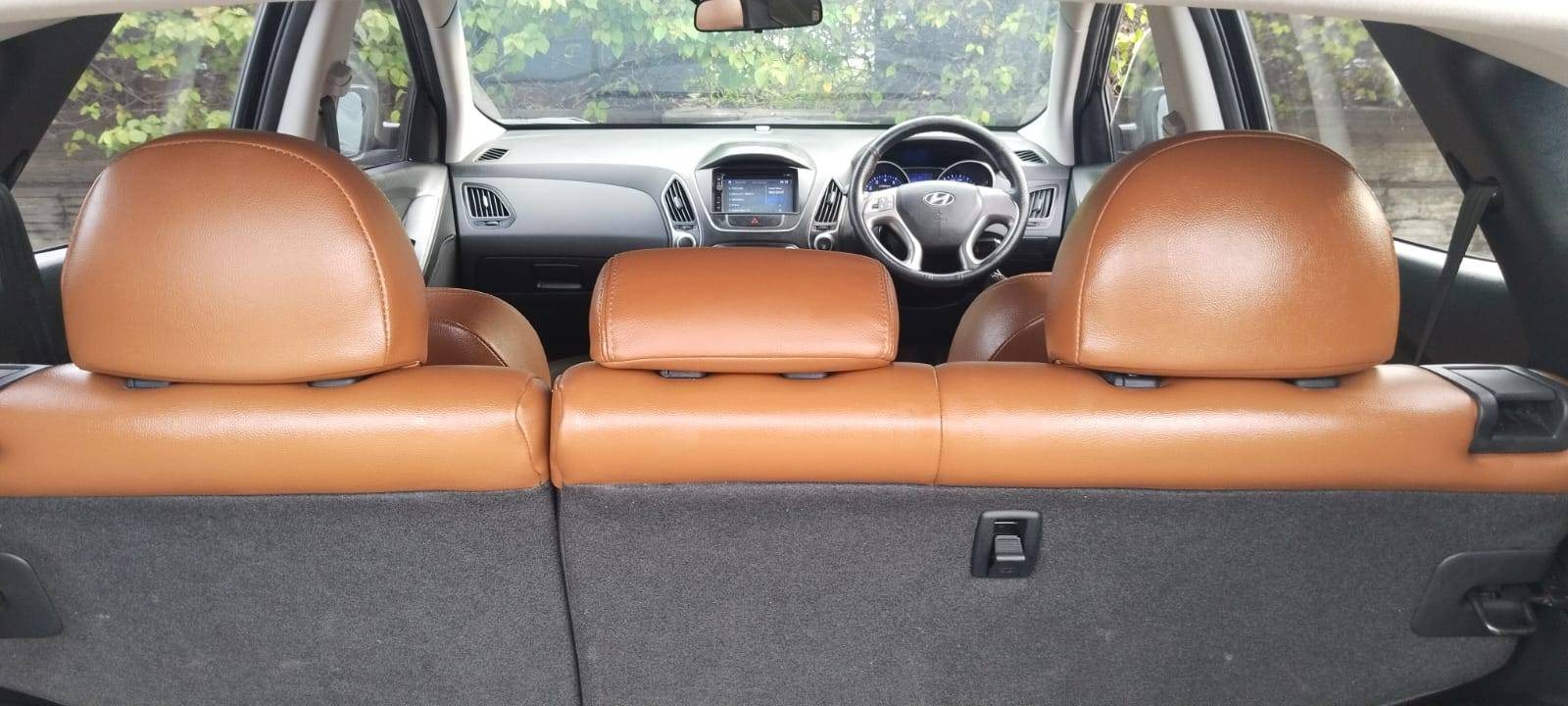 2014 Hyundai Tucson 2.0L GLS AT 2014 Hyundai Tucson 2.0L GLS AT