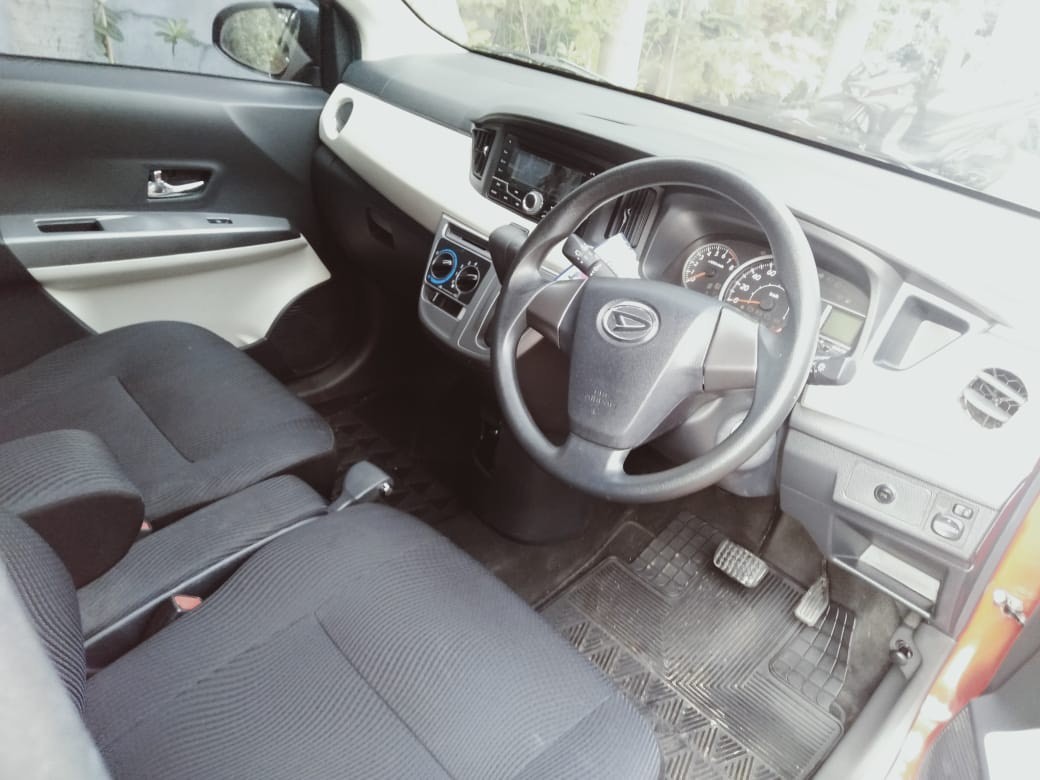 2017 Daihatsu Sigra 1.2 R DLX AT 2017 Daihatsu Sigra 1.2 R DLX AT