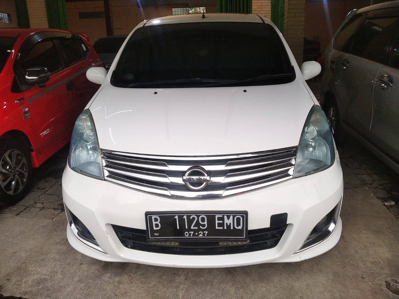 2012 Nissan Grand Livina XV HWS AT Bekas 2012 Nissan Grand Livina XV HWS AT Bekas