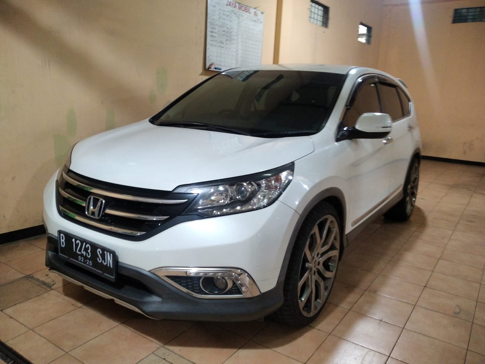 2014 Honda CRV  2.4 I-VTEC AT 2014 Honda CRV  2.4 I-VTEC AT