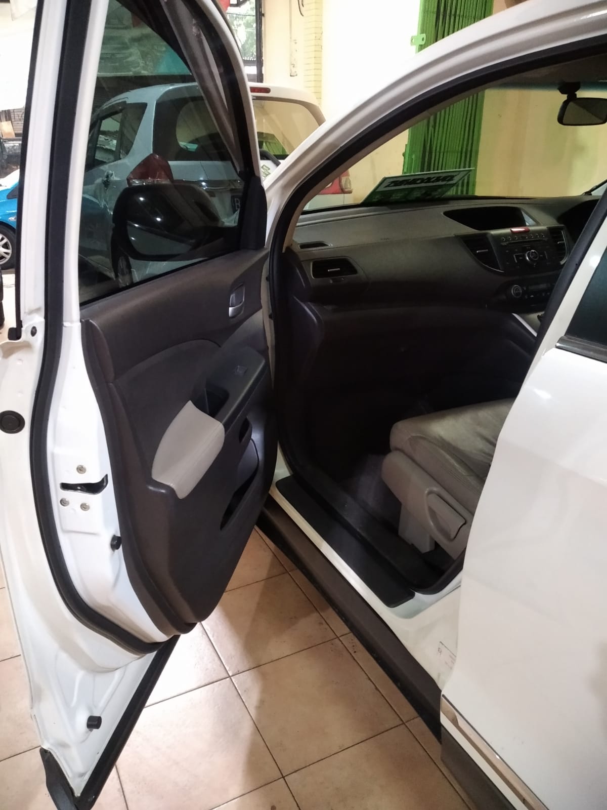 2014 Honda CRV  2.4 I-VTEC AT 2014 Honda CRV  2.4 I-VTEC AT