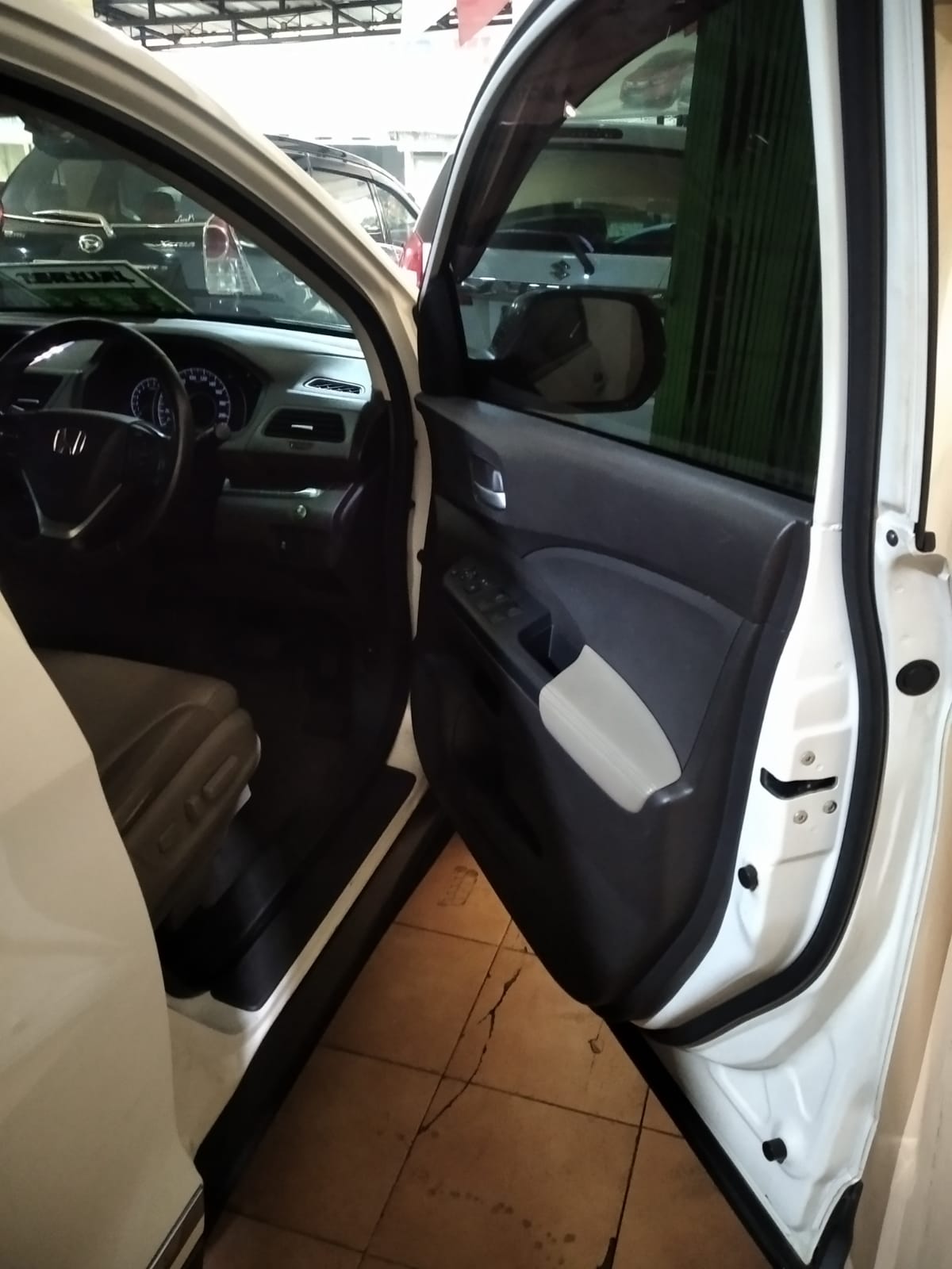 2014 Honda CRV  2.4 I-VTEC AT 2014 Honda CRV  2.4 I-VTEC AT