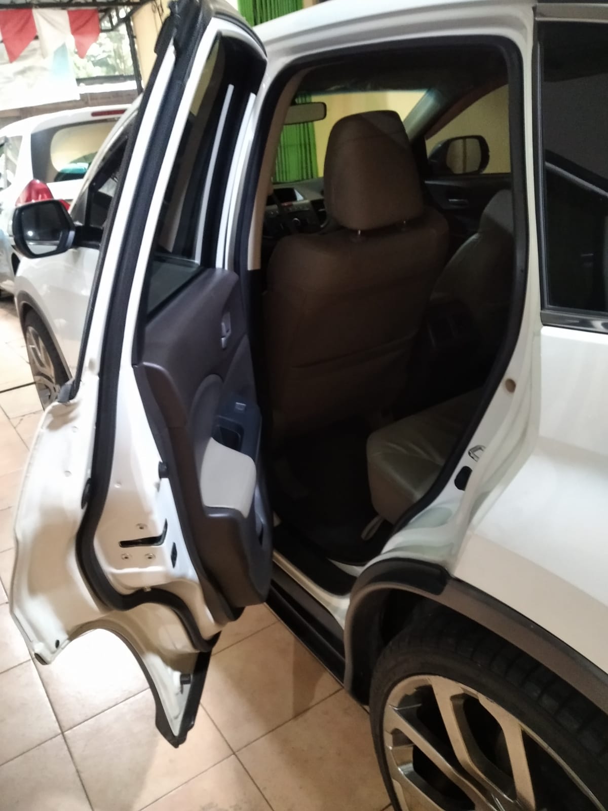 2014 Honda CRV  2.4 I-VTEC AT 2014 Honda CRV  2.4 I-VTEC AT