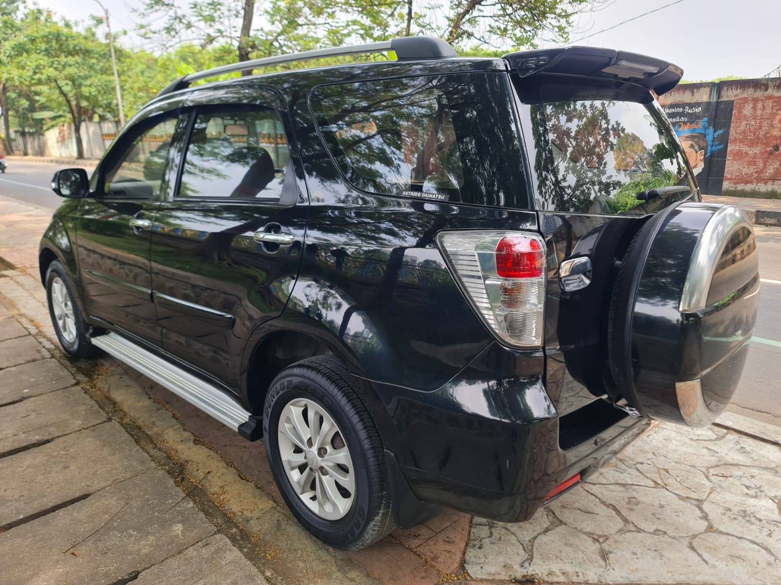 Dijual 2013 Daihatsu Terios TX DELUXE 1.5L MT TX DELUXE 1.5L MT Bekas