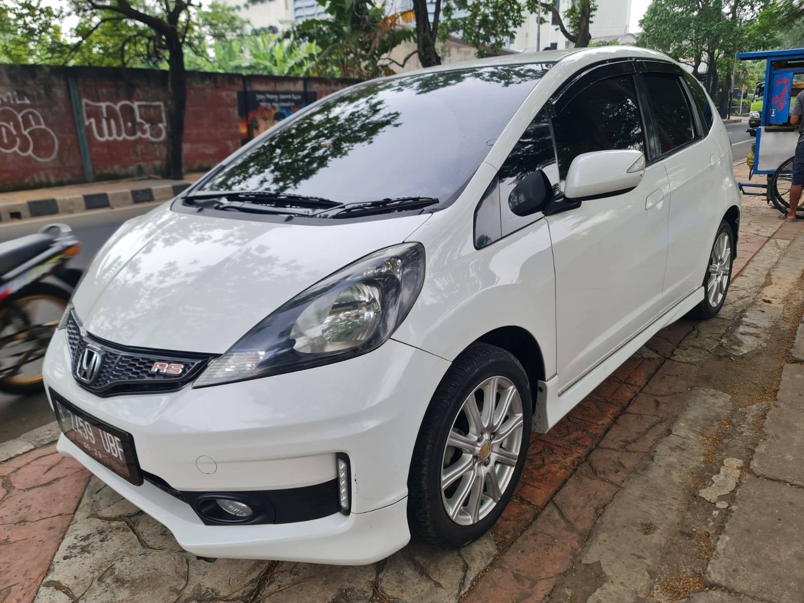 Beli mobil bekas