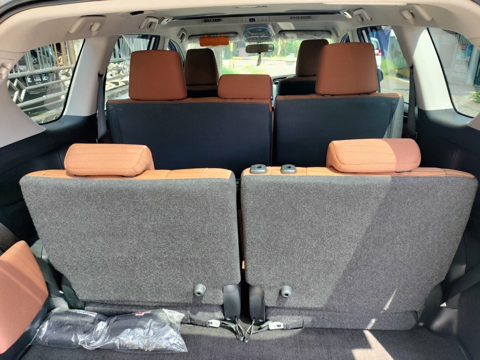 2016 Toyota Kijang Innova REBORN 2.4 V AT DIESEL 2016 Toyota Kijang Innova REBORN 2.4 V AT DIESEL