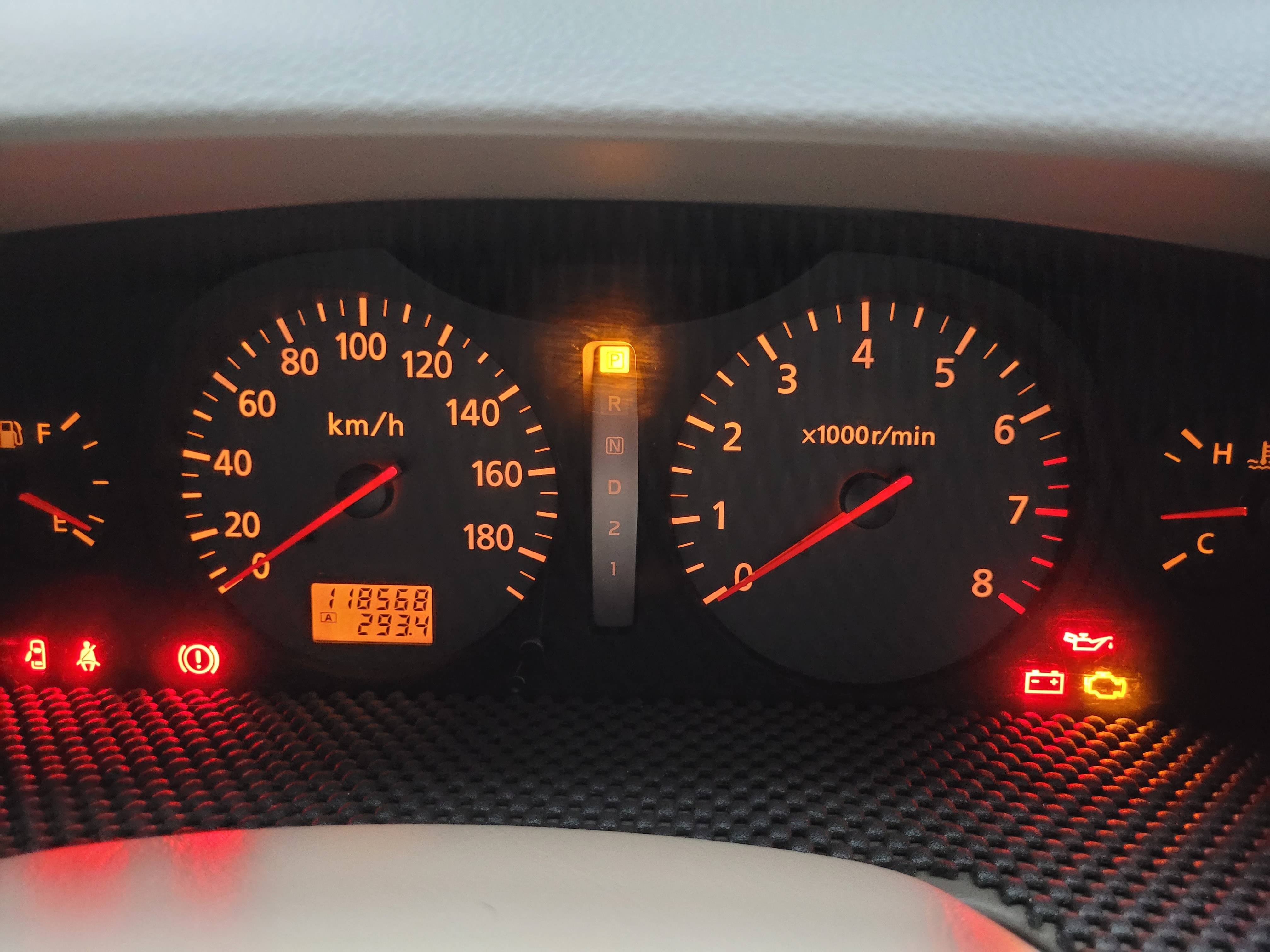 2010 Nissan Serena  2.0L Highway Star 2010 Nissan Serena  2.0L Highway Star