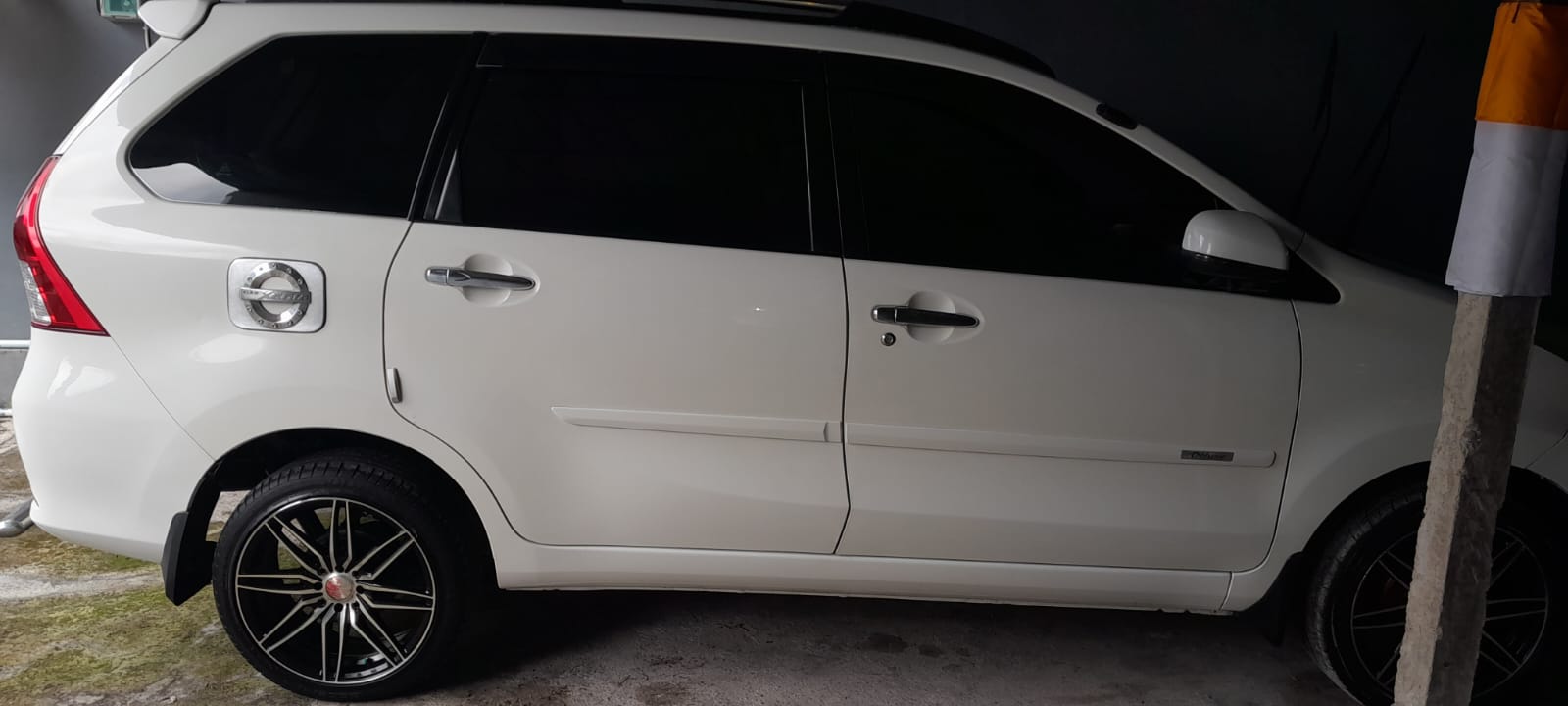 2015 Daihatsu Xenia 2015 Daihatsu Xenia