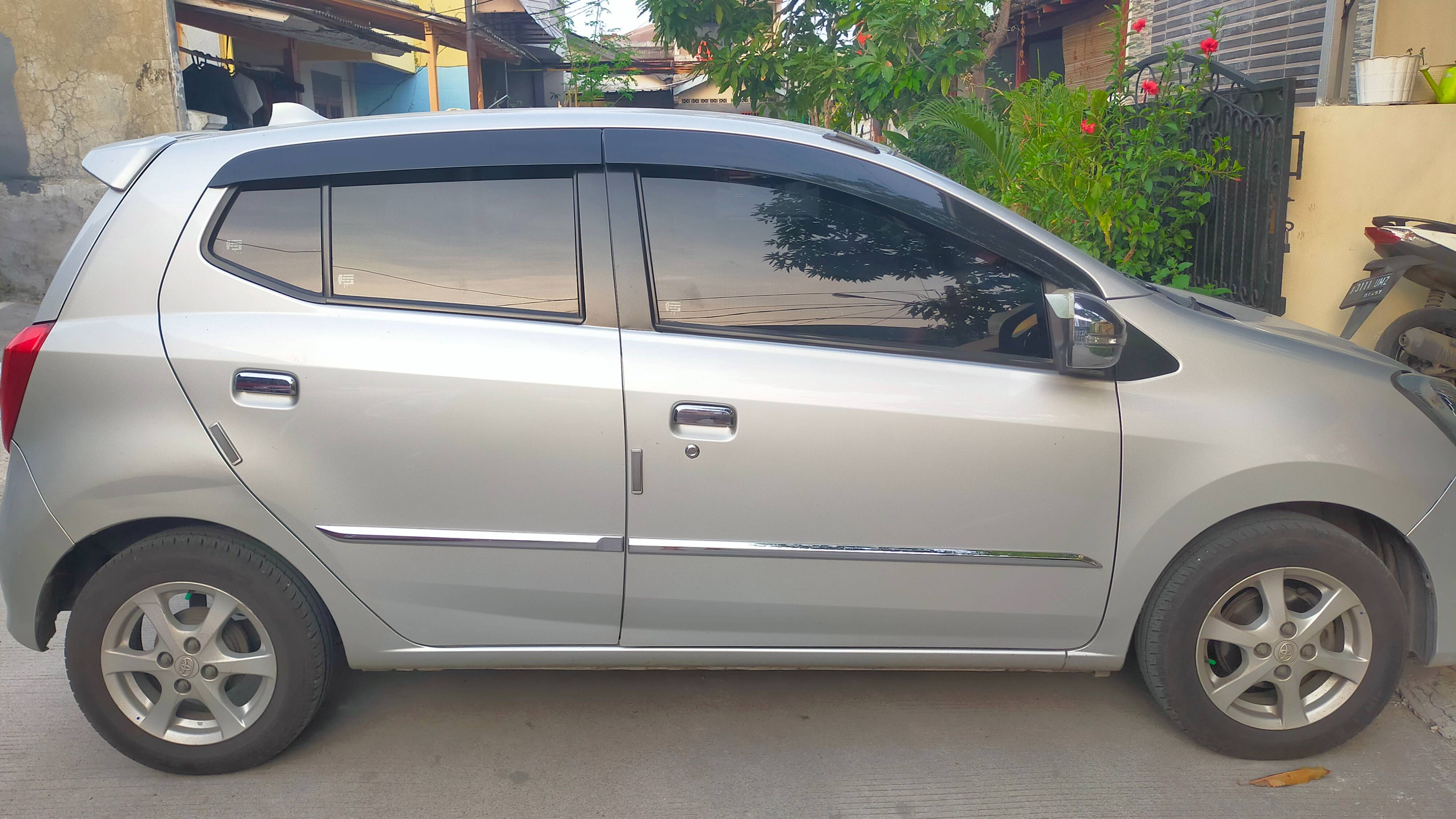 2013 Toyota Agya 1.0L AT 2013 Toyota Agya 1.0L AT