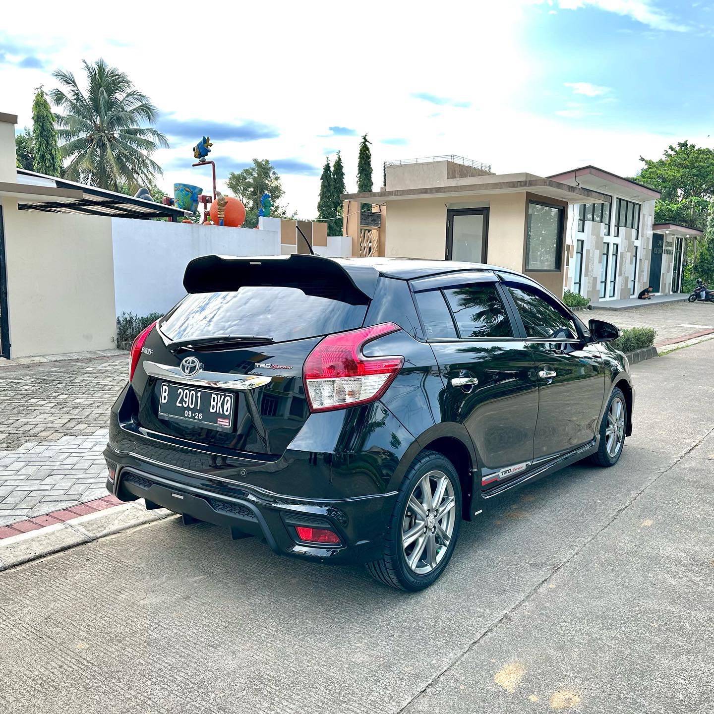 2016 Toyota Yaris TRD SPORTIVO 1.5L CVT 2016 Toyota Yaris TRD SPORTIVO 1.5L CVT