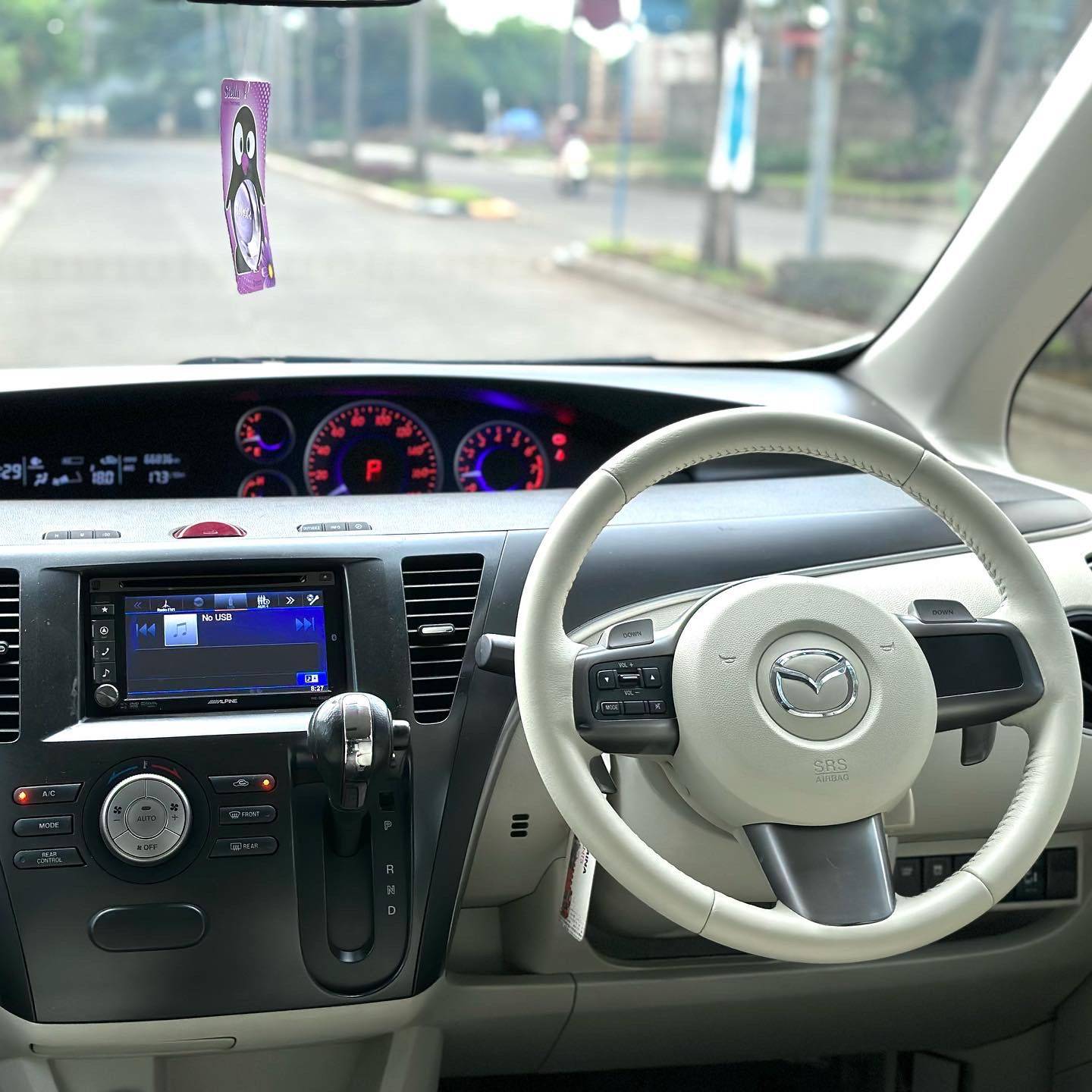 2015 Mazda Biante 2.0L Sky Active AT 2015 Mazda Biante 2.0L Sky Active AT