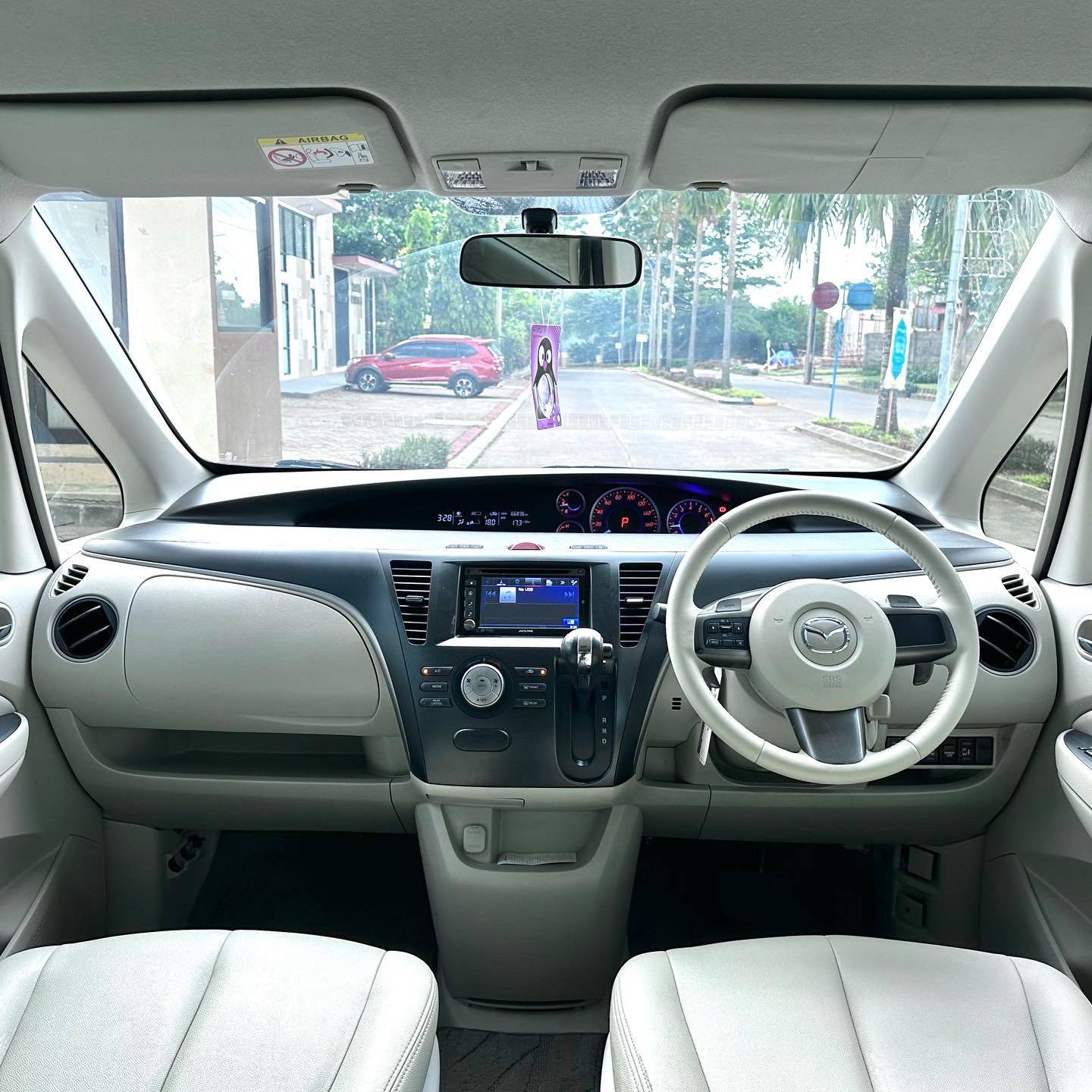 2015 Mazda Biante 2.0L Sky Active AT 2015 Mazda Biante 2.0L Sky Active AT