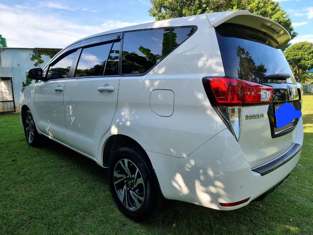 Dijual 2020 Toyota Innova 2.4L V Diesel AT 2.4L V Diesel AT Bekas