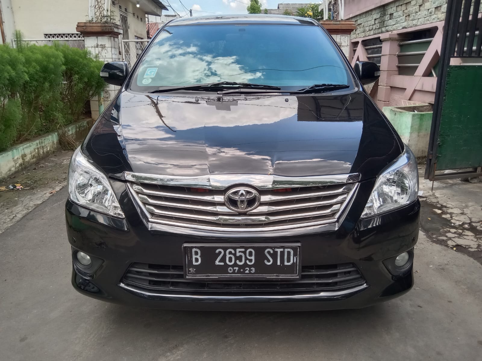 2013 Toyota Kijang Innova 2013 Toyota Kijang Innova