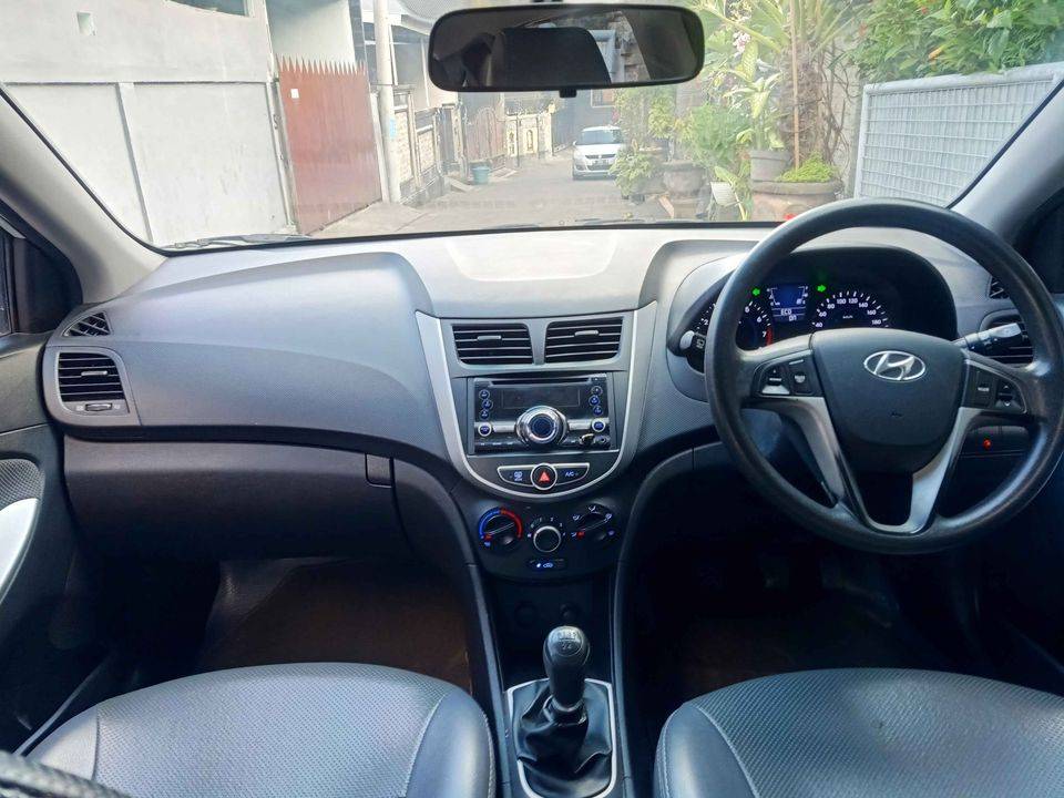 2013 Hyundai Grand Avega GL MT 2013 Hyundai Grand Avega GL MT