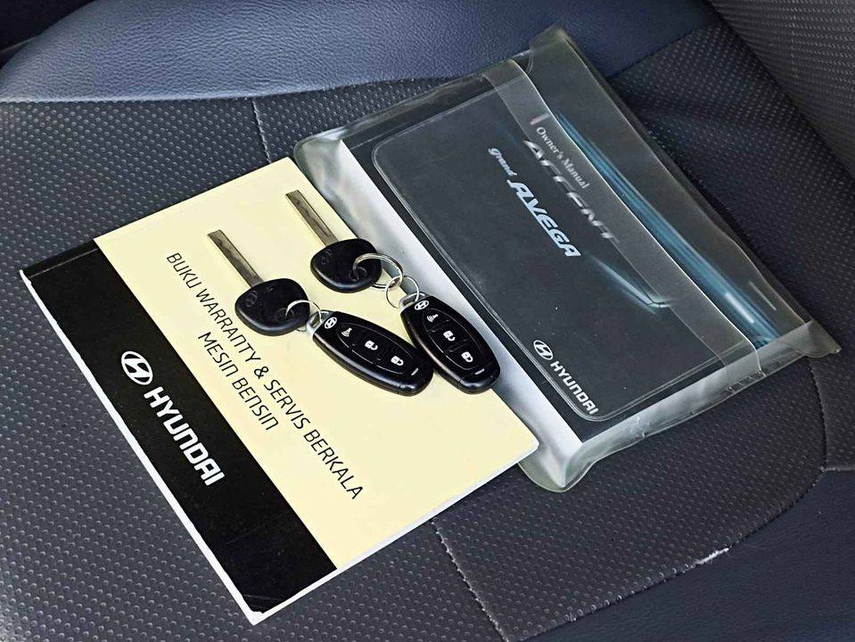 2013 Hyundai Grand Avega GL MT 2013 Hyundai Grand Avega GL MT