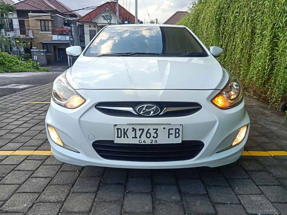 2013 Hyundai Grand Avega GL MT 2013 Hyundai Grand Avega GL MT