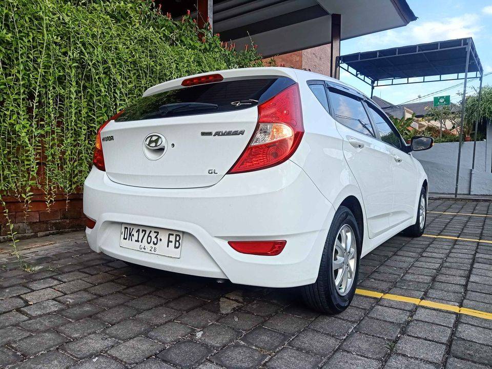 2013 Hyundai Grand Avega GL MT 2013 Hyundai Grand Avega GL MT