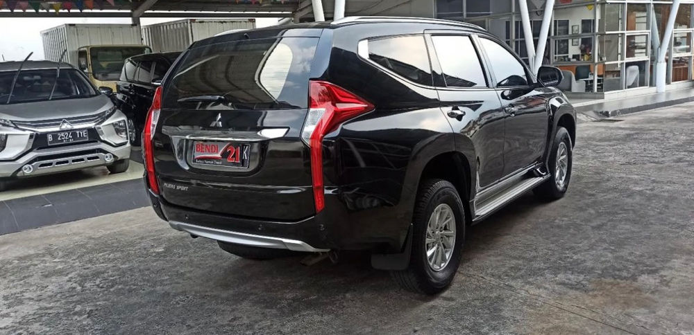 Old 2016 Mitsubishi Pajero Sport Exceed AT 4x2 Exceed AT 4x2