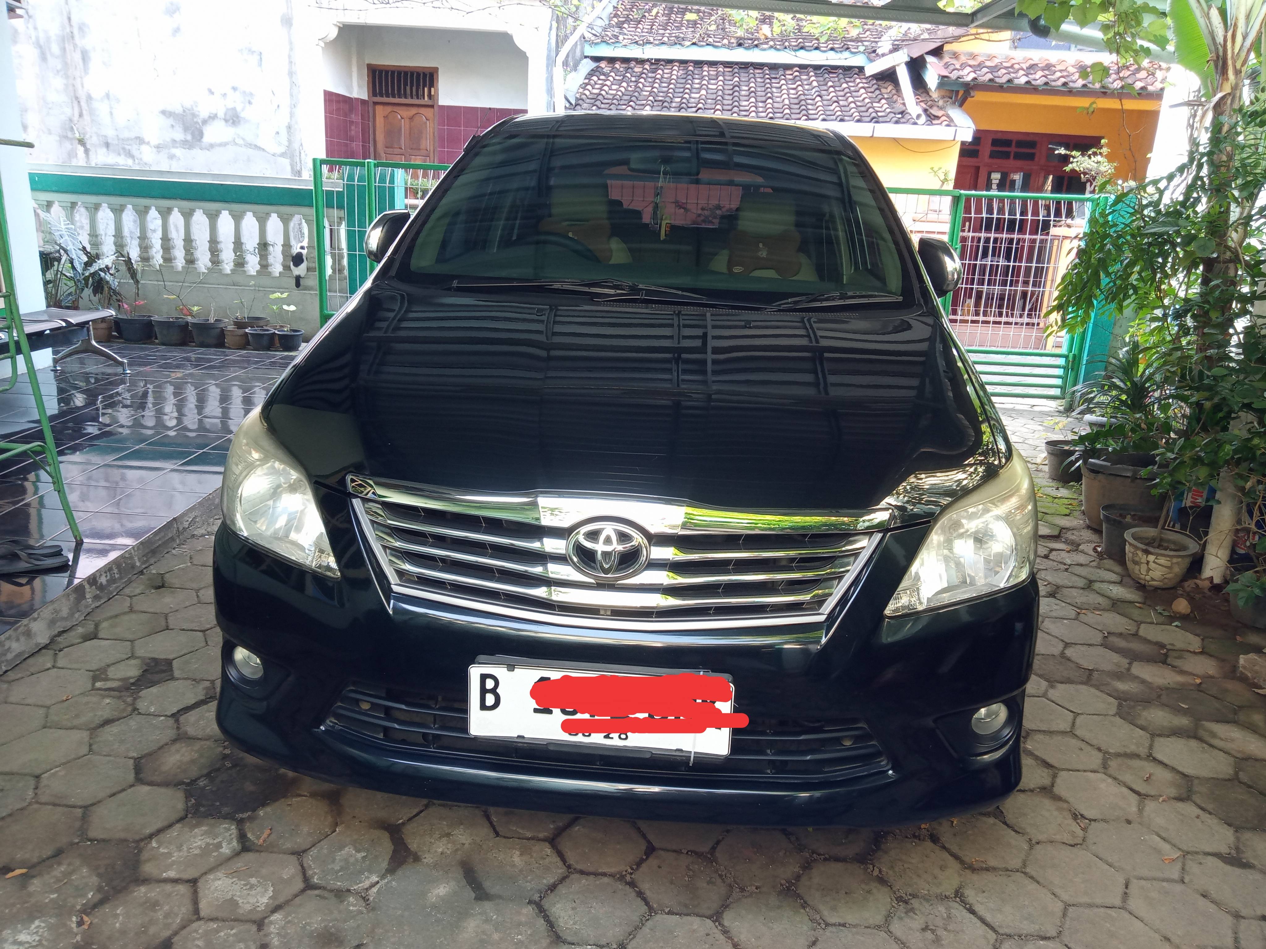 Second Hand 2013 Toyota Kijang Innova 2.0 G AT LUX Second Hand 2013 Toyota Kijang Innova 2.0 G AT LUX