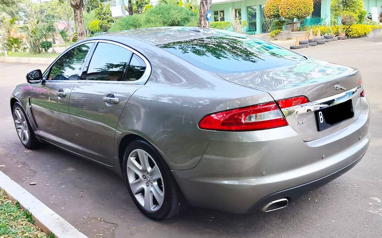 Old 2010 Jaguar XF Portfolio 3.0 LITRE V6 340 SUPERCHARGED PETROL AWD 3.0 LITRE V6 340 SUPERCHARGED PETROL AWD